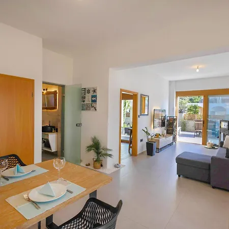 Apartment Serenity Garden Retreat