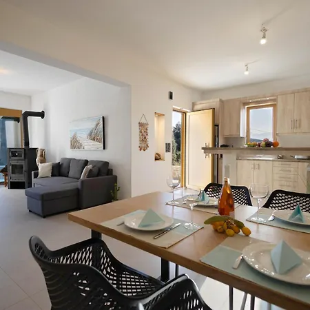 Serenity Garden Retreat Apartment